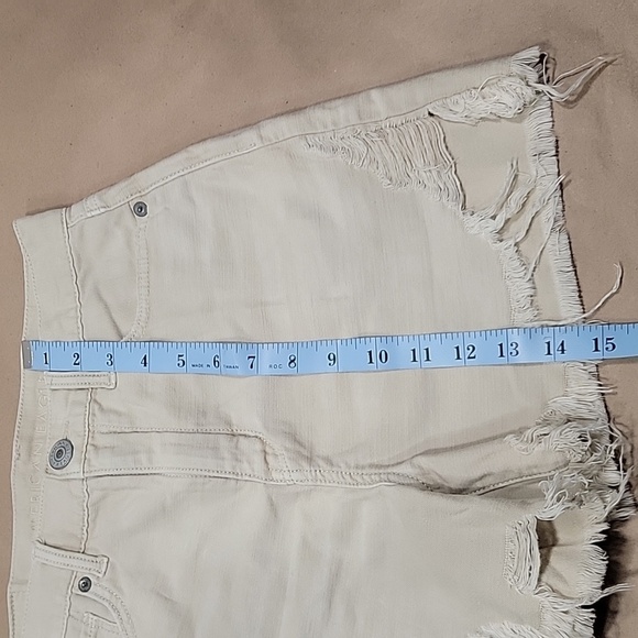 American Eagle Size 0 "Highest Rise Mom Short", Cream Color, EUC - Picture 5 of 10